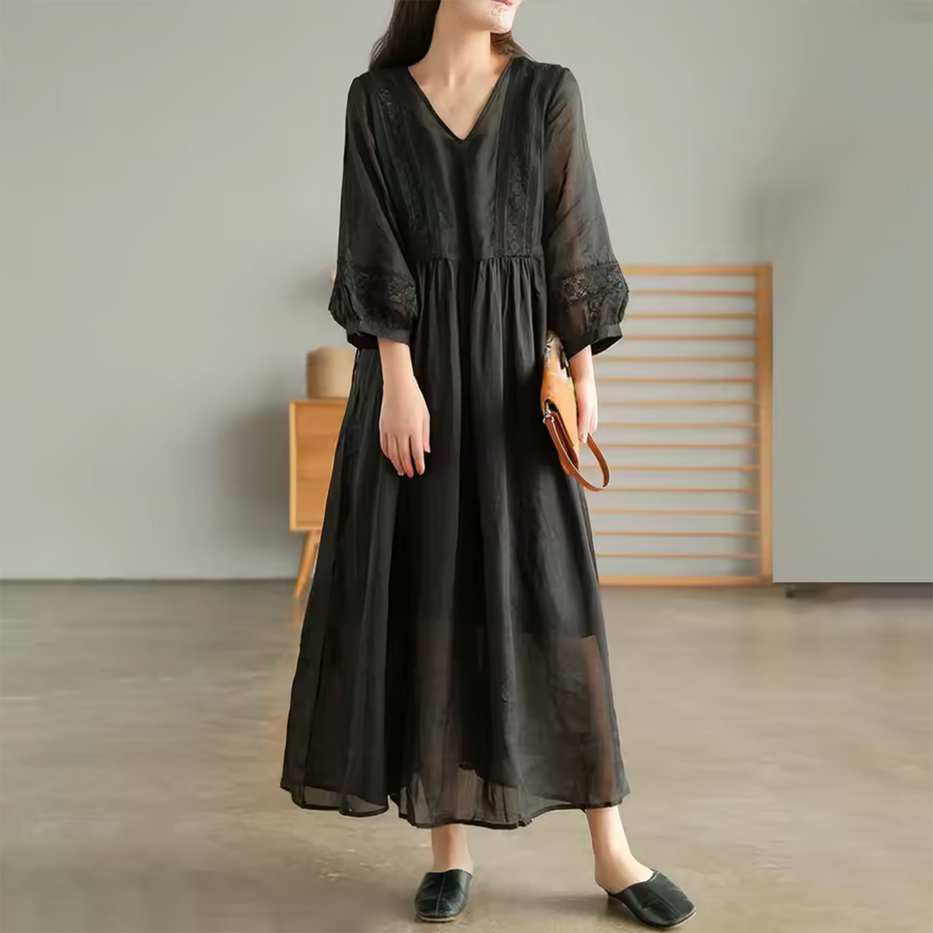 Purple V-Neck Cotton Dress with Lace Patchwork and Lantern Sleeves