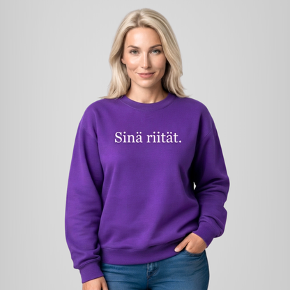 Sinä riität. -collegepaita
