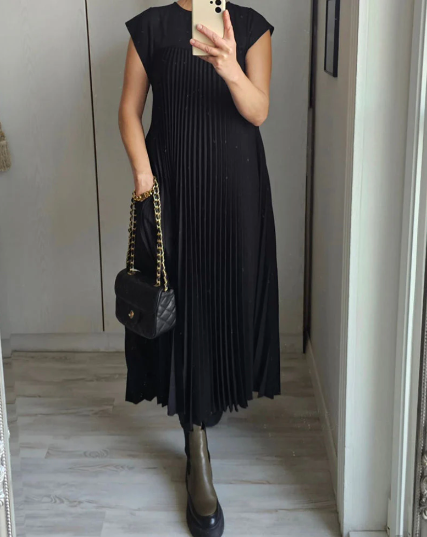 Sleeveless Pleated Midi Dress – Flowy, Lightweight & Effortlessly Elegant